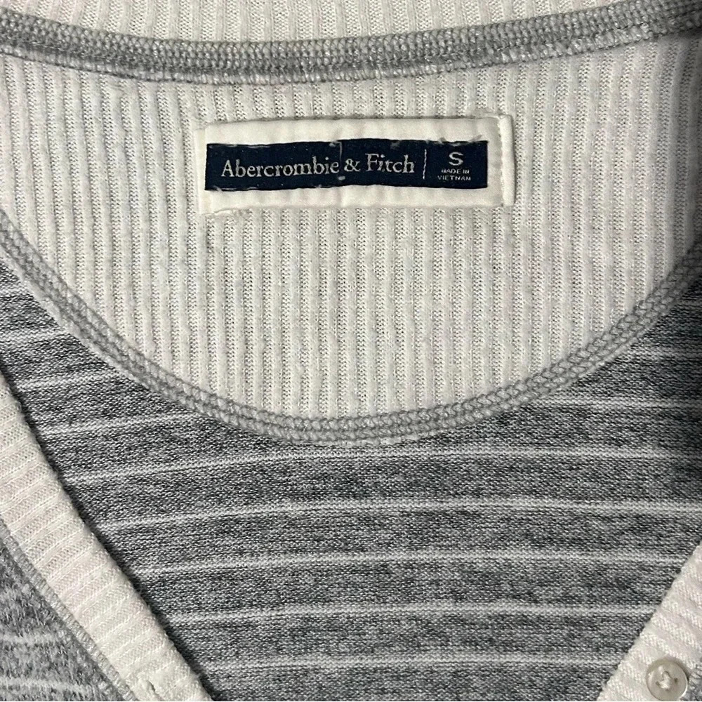 Abercrombie & Fitch | Striped Button Front Long Sleeve small - Picture 3 of 3